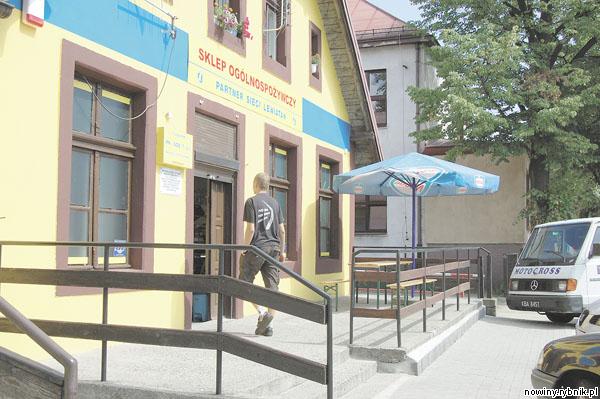 Nieoczekiwanie sklep przy ulicy Rybnickiej w Rowniu zmienił szyld