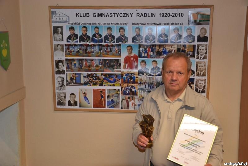 Nagrodę odebrał Ludwik Blanik, prezes klubu, a prywatnie ojciec Leszka Blanika  / UM Radlin