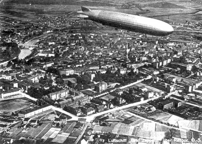 Słynny Graf Zeppelin nad Raciborzem. Zdjęcie z lat 1928-1930 / ratibor24.wordpress.com