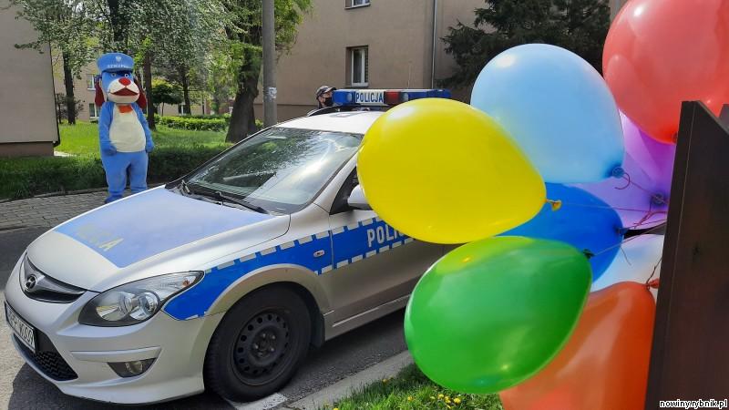 To już nie pierwszy raz, gdy policjanci umilają dzieciom pobyt na kwarantannie / Policja Wodzisław
