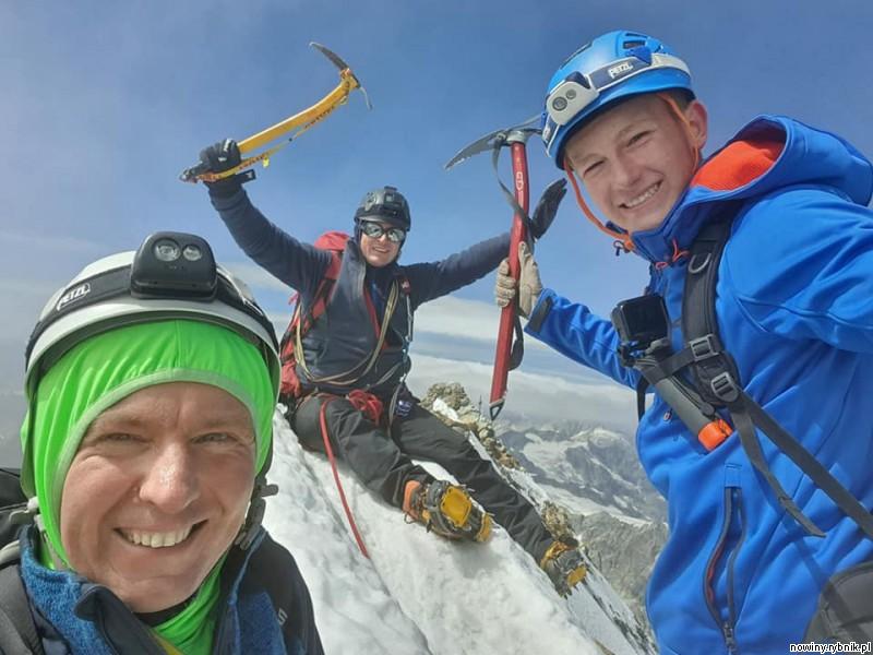 Szymon Warsz, Marek Warsz i Dawid Łomnicki na Matterhorn (4478 m n.p.m.) / https://www.facebook.com/szlakiemwnieznane
