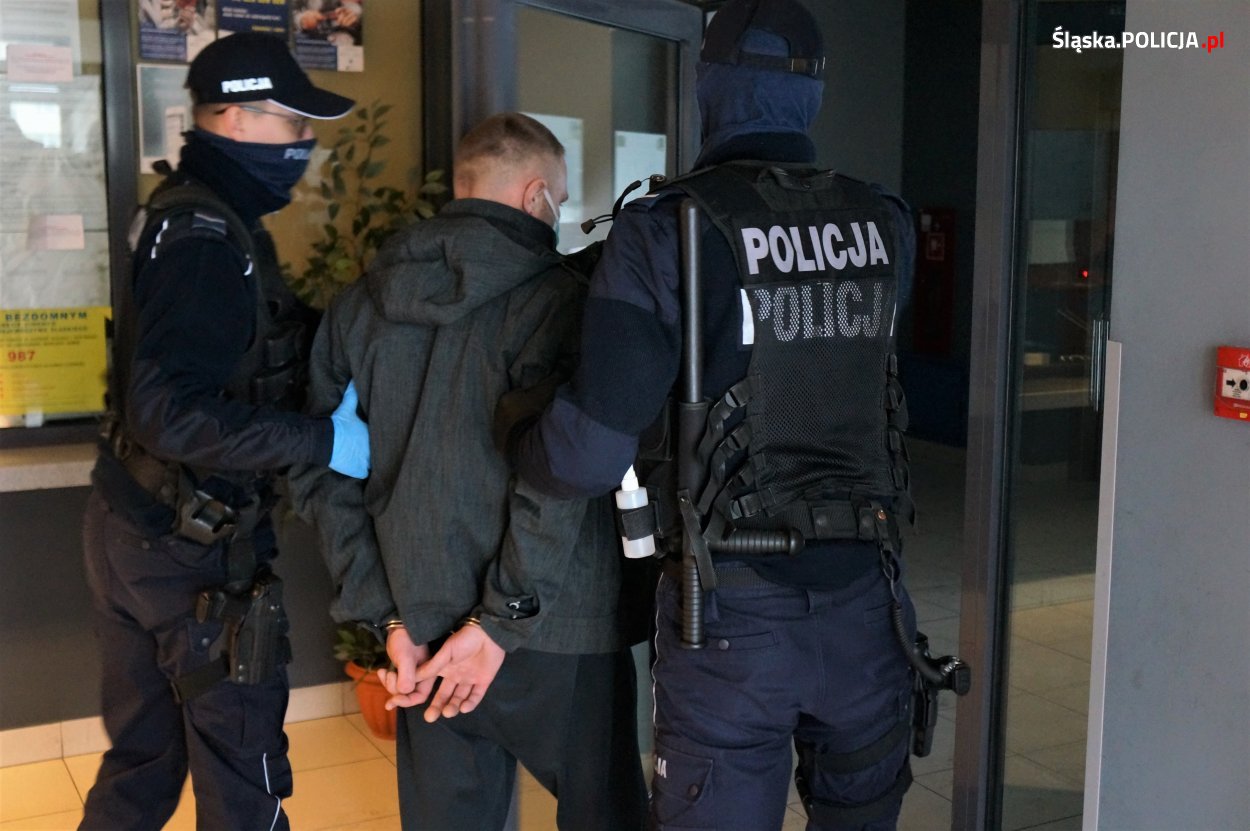 KWP Katowice Policja zatrzymała podejrzanych o pobicie ze skutkiem śmiertelnym 42-latka