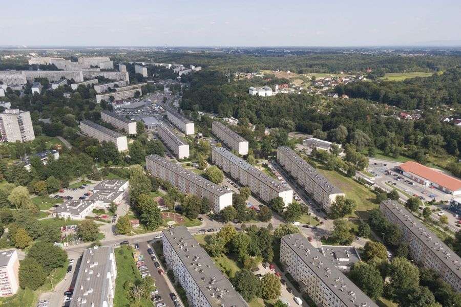 www.jastrzebie.pl Dzięki nowemu studium aż o 83,71 % wzrastają tereny pod zabudowę mieszkaniową,