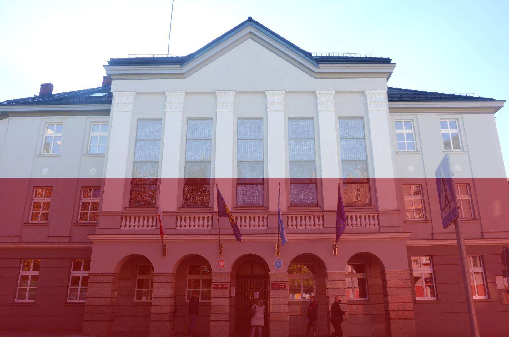Radny apeluje o podświetlenie budynków miejskich w solidarności z obrońcami granic Polski