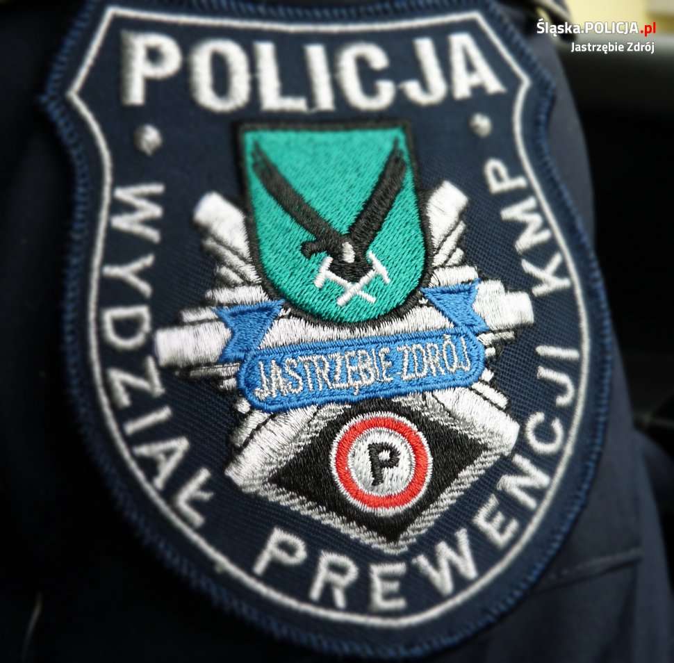 KMP Jastrzębie Policjanci przekazali dziecko babci 