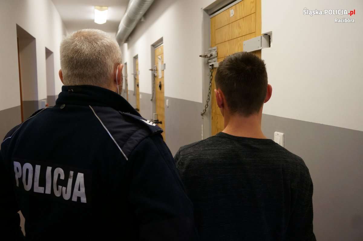 KPP Racibórz Prokurator, na wniosek kuźniańskich kryminalnych 4 stycznia zastosował wobec trzech podejrzanych  dozór policyjny
