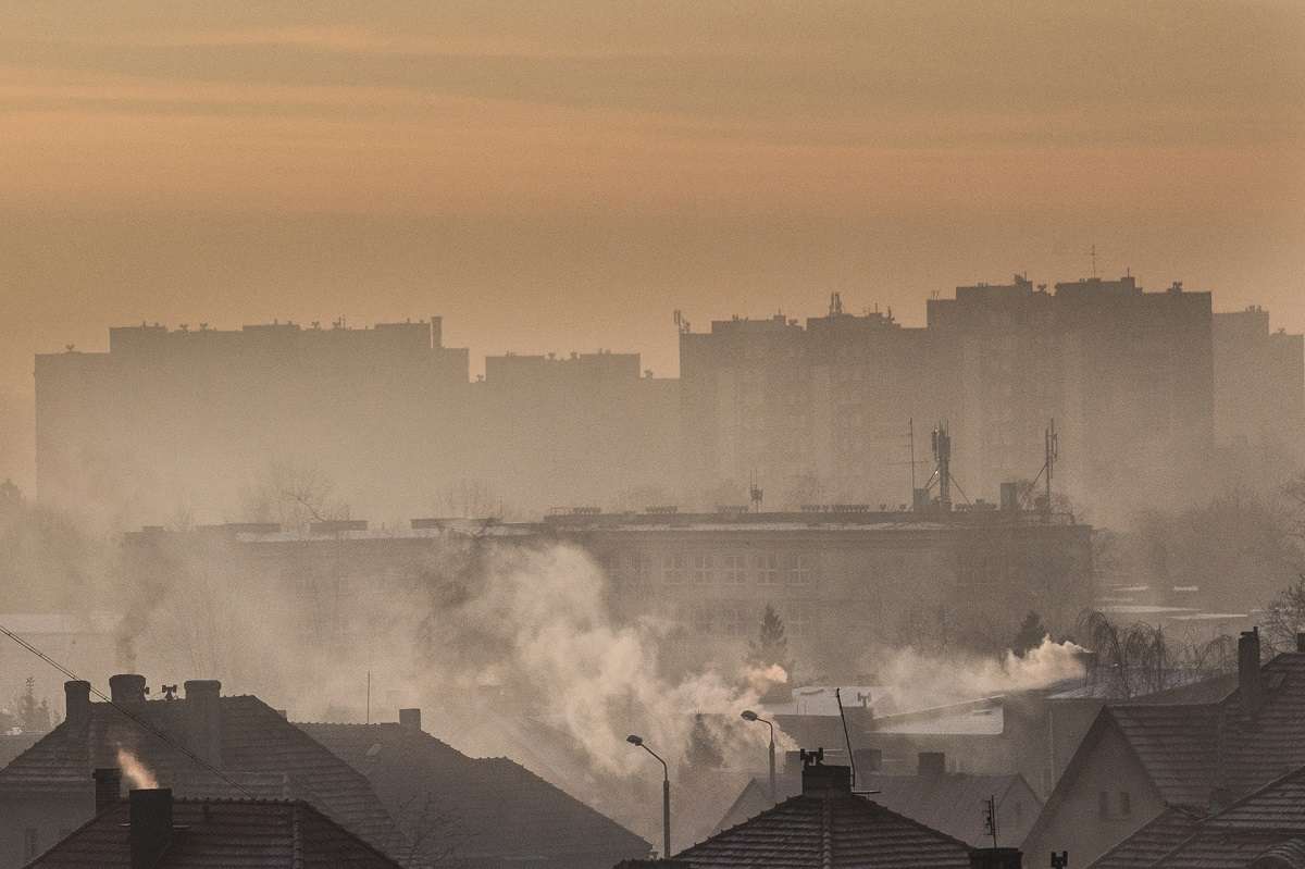 Fot. Dominik Gajda, Smog nad Rybnikiem jest skutkiem głównie opalania domów „kopciuchami”